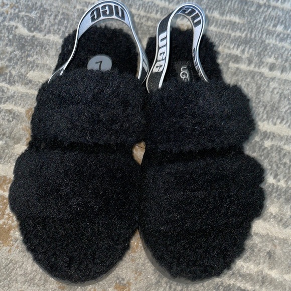 UGG Shoes - NEW 💥/ UGG 😍 SLIPPERS